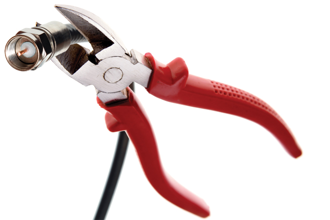 Between 2008 and 2011, an estimated 2.65 million people, or 2.6 percent of U.S. pay TV subscribers, cut their TV subscriptions to rely solely on online content or watch broadcast television with the use of an antenna.