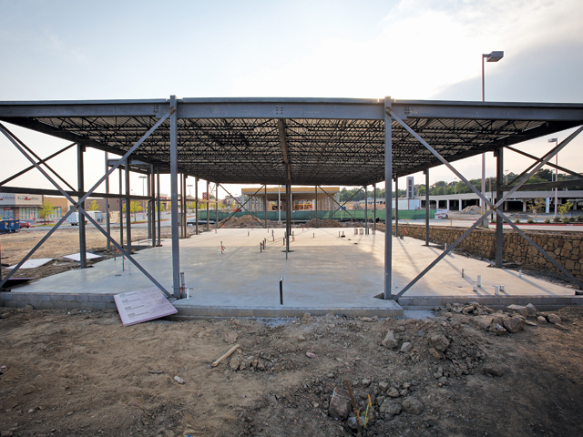 Strode Properties Co. of Dallas continues progress on its Park Avenue project with construction of a Jared Jewelers.
