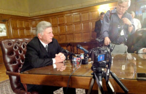 Gov. Mike Beebe (D-Ark.) meets with reporters at the State Capitol in Little Rock, a day after Republicans took control of both houses of the State Legislature.