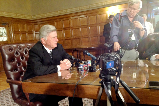 Gov. Mike Beebe (D-Ark.) meets with reporters at the State Capitol in Little Rock, a day after Republicans took control of both houses of the State Legislature.