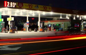 Murphy Oil is spinning off its new retail company, Murphy USA Inc., which includes 1,154 gasoline stations, mainly in the parking lots of Wal-Mart Supercenters.