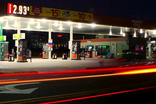 Murphy Oil is spinning off its new retail company, Murphy USA Inc., which includes 1,154 gasoline stations, mainly in the parking lots of Wal-Mart Supercenters.