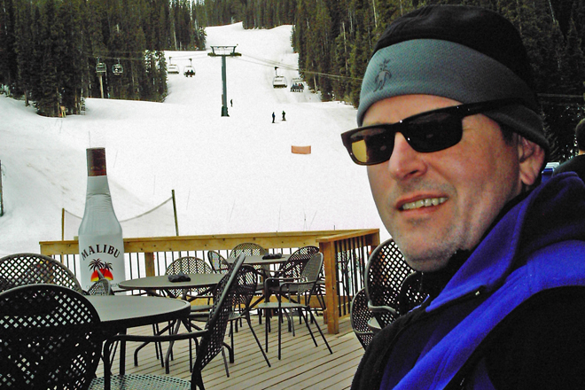 Glasgow enjoyed travel, including family ski trips and visits to Scotland, Ireland and the Galapagos Islands.