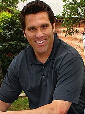 Clint Stoerner, joining fellow former Razorback Pat Bradley at KKSP-FM, 93.3, on May 6.