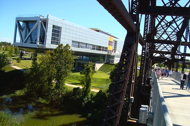 A view of the Clinton Presidential Library&nbsp;from the Presidential Park Bridge.
