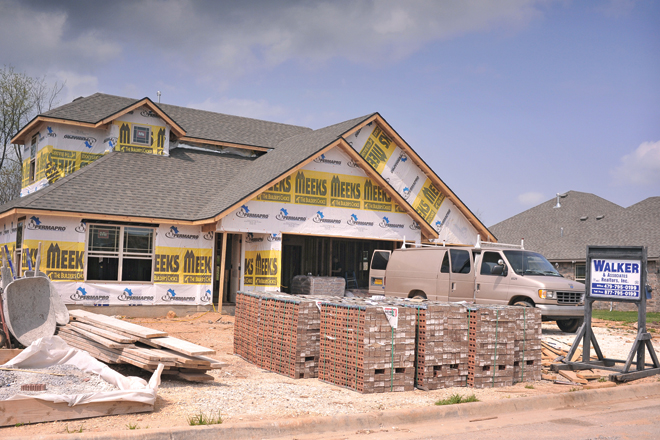 Building permits in the last half of 2012 rose 53 percent compared with 2011, according to the Skyline Report.&nbsp;