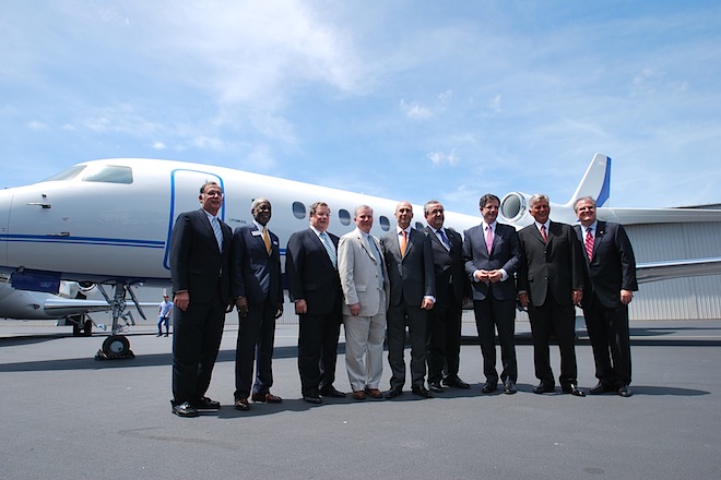 Dassault Falcon Jet company leaders and Arkansas elected officials at Wednesday's expansion announcement.