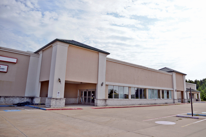The former Harvest Foods store at 4101 E. Kiehl Ave. in Sherwood.