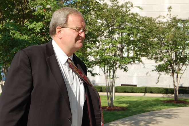 Steve Standridge enters the federal courthouse in Little Rock in 2012. (Photo by Mark Friedman)