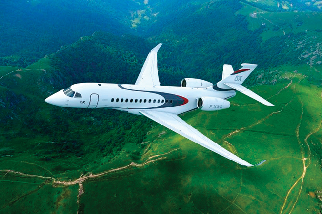 Dassault Falcon's 5X jet