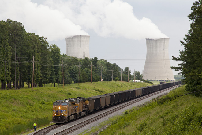Entergy’s White Bluff power plant near Redfield faces new EPA regulation. | (Photo by Wil Chandler)
