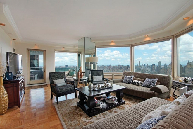 The Manhattan condo once leased by John and Angelica Rogers afforded breathtaking views of the New York skyline.