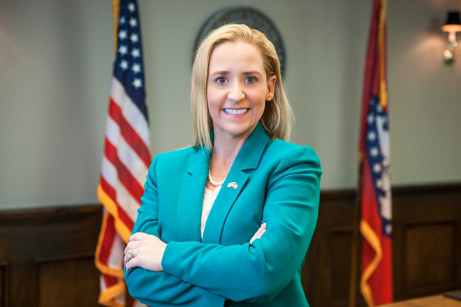 Arkansas Attorney General Leslie Rutledge has the EPA square in her sights.
