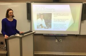 ASBTDC's Rebecca Norman leads a session on commercialization as part of Global Entrepreneurship Week on the UALR campus.