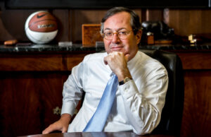 Warren Stephens has steered the family ship for longer than anyone, leading Stephens Inc. for more than 30 years.