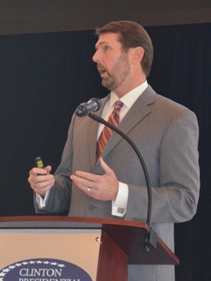 Highway Department Director Scott Bennett speak to the Little Rock Rotary Club on Tuesday.