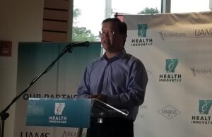 Jong Lee, president, CEO and co-founder of Day Zero Diagnostics of Boston,&nbsp;gives a brief presentation about his company at Monday's launch of the inaugural Health InnovatAR accelerator.&nbsp;