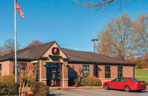 Simmons Bank at 16600 Chenal Parkway in Little Rock