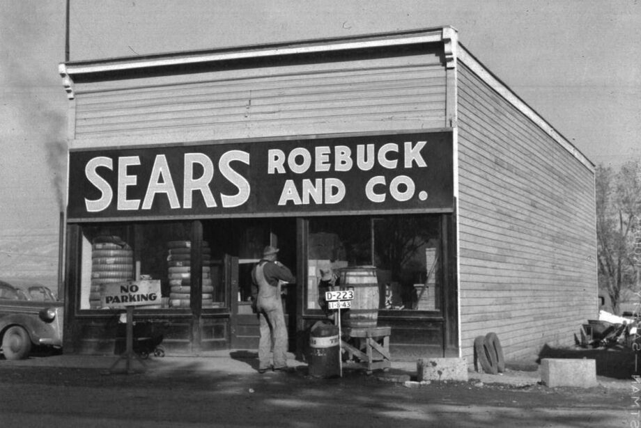 A Sears Roebuck store in Hanford, Washington, circa. 1943
