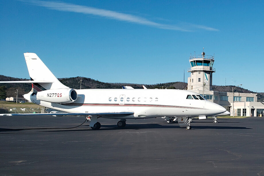 Hot Springs Memorial Airport, a postwar art-deco gateway to Arkansas’ most celebrated tourism city, expects increased traffic as Oaklawn Racing Casino Resort adds a 200-room luxury hotel and live casino gambling. Hot Springs Memorial Airport, a postwar art-deco gateway to Arkansas’ most celebrated tourism city, expects increased traffic as Oaklawn Racing Casino Resort adds a 200-room luxury hotel and live casino gambling. The tower has been unstaffed since former President Ronald Reagan fired 11,000 striking air traffic controllers in 1981, according to airport manager Glen Barentine.