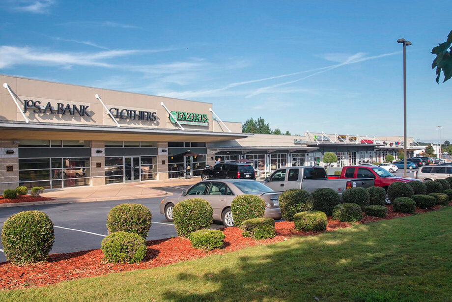 Chenal Creek at 12800 Chenal Parkway in Little Rock