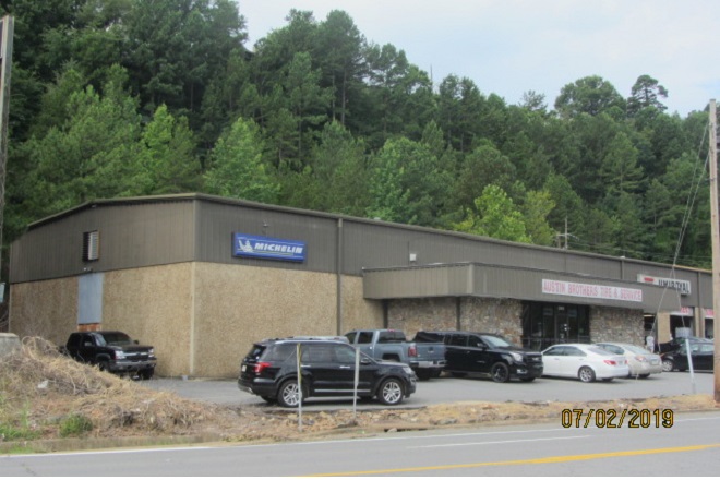 Austin Brothers Tire Service at 2801 Cantrell Road