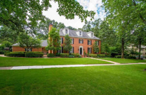 Pleasant Valley home in Little Rock purchased by Bryan and Sarah Sanders.
