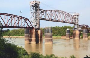 The&nbsp;Benzal rail bridge on the White River.