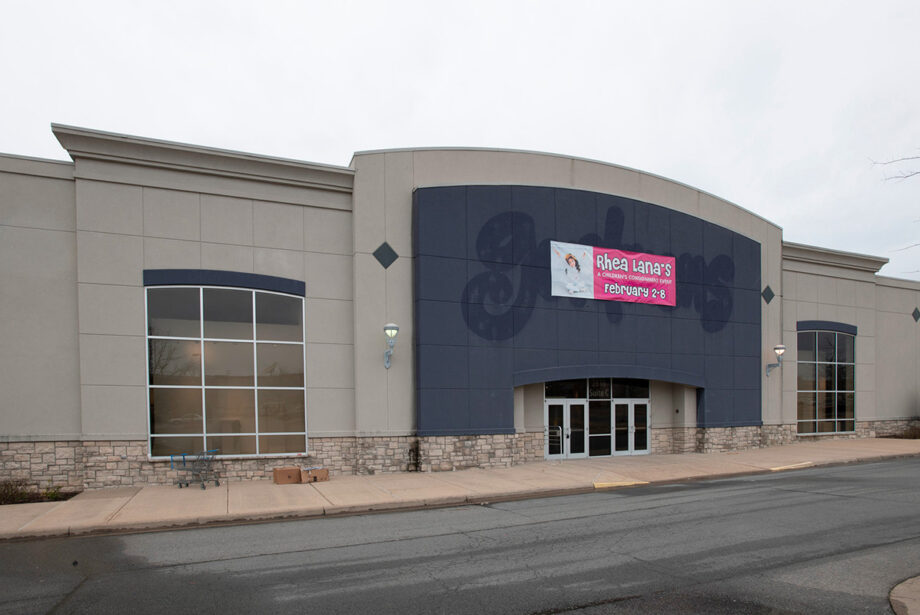 The 50,000-SF former Gordmans location at Shackleford Crossings in west Little Rock is marked for repositioning as the home of a high-end entertainment tenant.