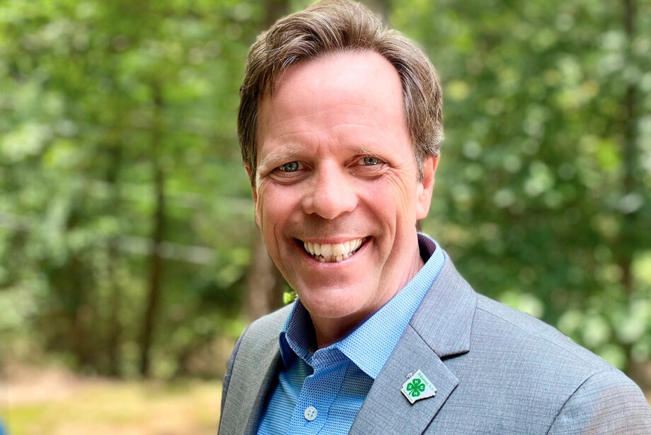 John Thomas of the Arkansas 4-H Foundation.