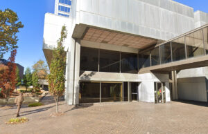 Regions Bank will soon be closing the doors to its two-story branch lobby at 400 W. Capitol Ave. in Little Rock.