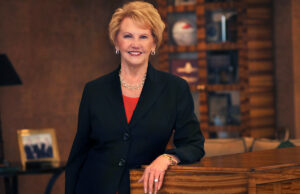 Johnelle Hunt,&nbsp;who co-founded J.B. Hunt with her late husband, will receive the&nbsp;Legacy of Leadership Award at the&nbsp;33rd Annual Arkansas Business of the Year ceremony.&nbsp;