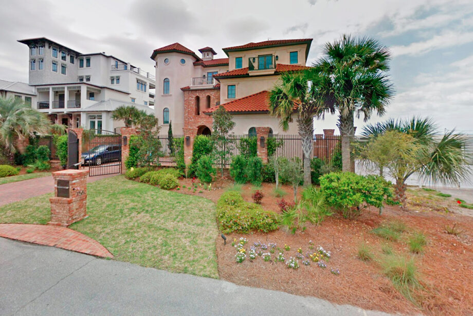 A sale is pending on the seaside manor that Mike and Janet Huckabee built in Santa Rosa Beach, Florida.