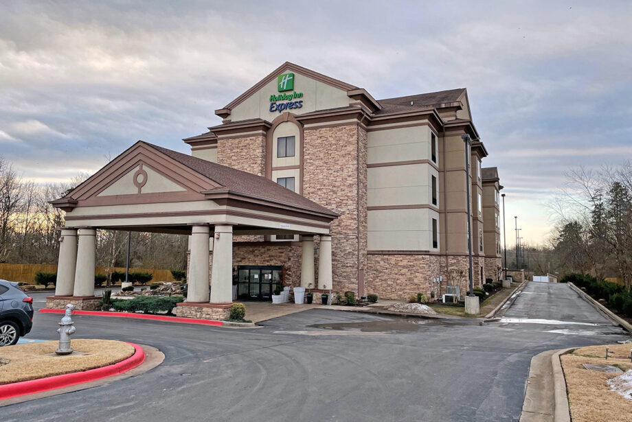Holiday Inn Express & Suites at 200 Holiday Drive in Maumelle