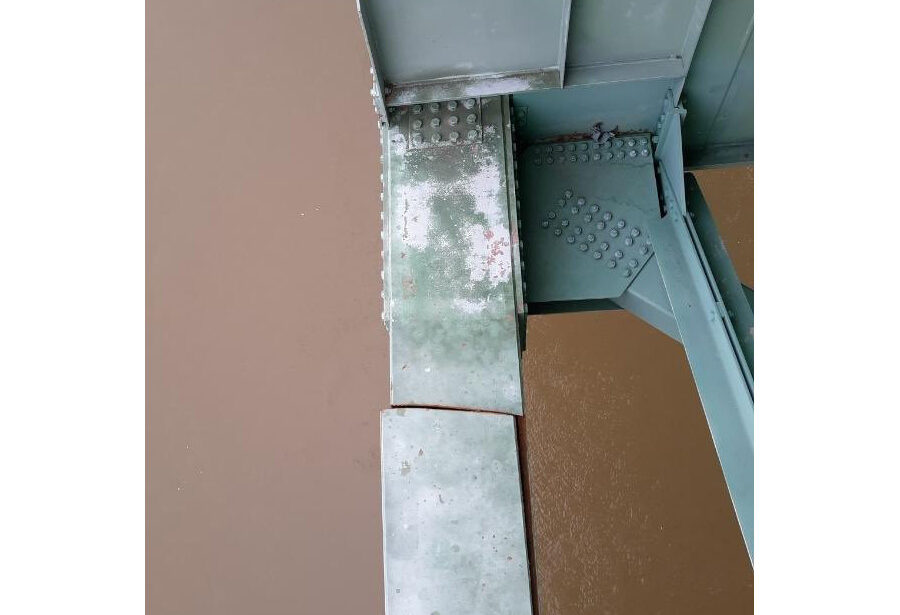 An inspection of the Hernando de Soto Bridge by the Arkansas Department of Transportation on Tuesday revealed a large crack in the structure that normally carries Interstate 40 traffic across the Mississippi River at Memphis.