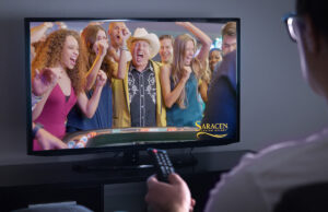 Rockabilly singer Jason D. Williams appears in Saracen ads with the theme of  “Vegas, Arkansas style.”