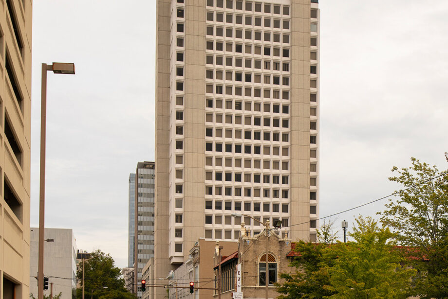 The 24-story, 290,680-SF Bank of America Plaza in Little Rock.