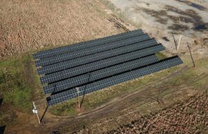 A&nbsp;320-kilowatt solar power array that Delta Solar built for Imperial Ice of Little Rock.