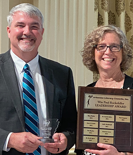 Paul Chapman&nbsp;receives the Win Rockefeller Leadership Award.