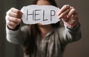 Partner with Vera Lloyd to help heal children, youth and families from their trauma.