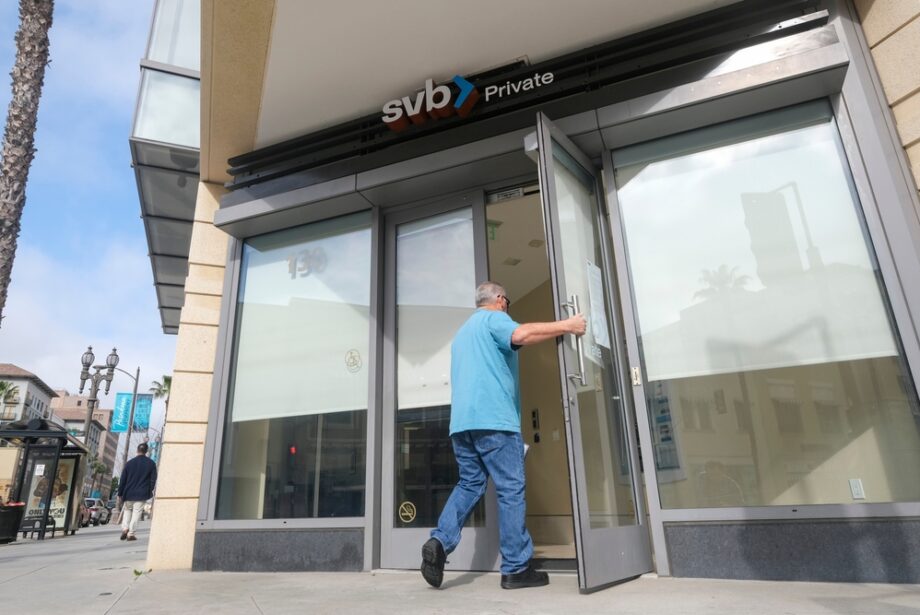 A man walks into a Silicon Valley Bank branch in Pasadena, California