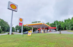 Shell convenience store at 3300 Bankhead Drive in east Little Rock.[George Waldon]