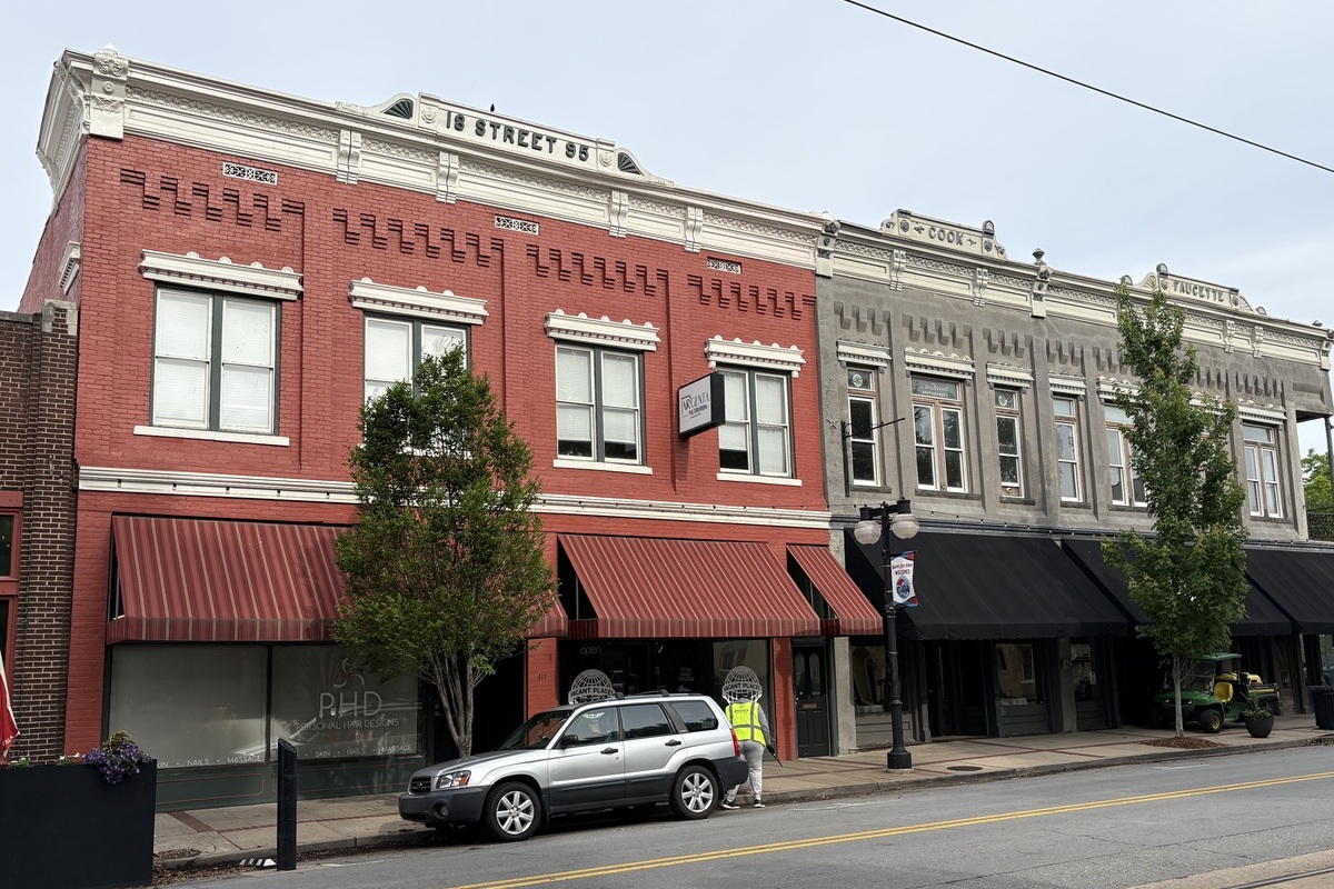Argenta Building Goes for $1M (Real Deals)