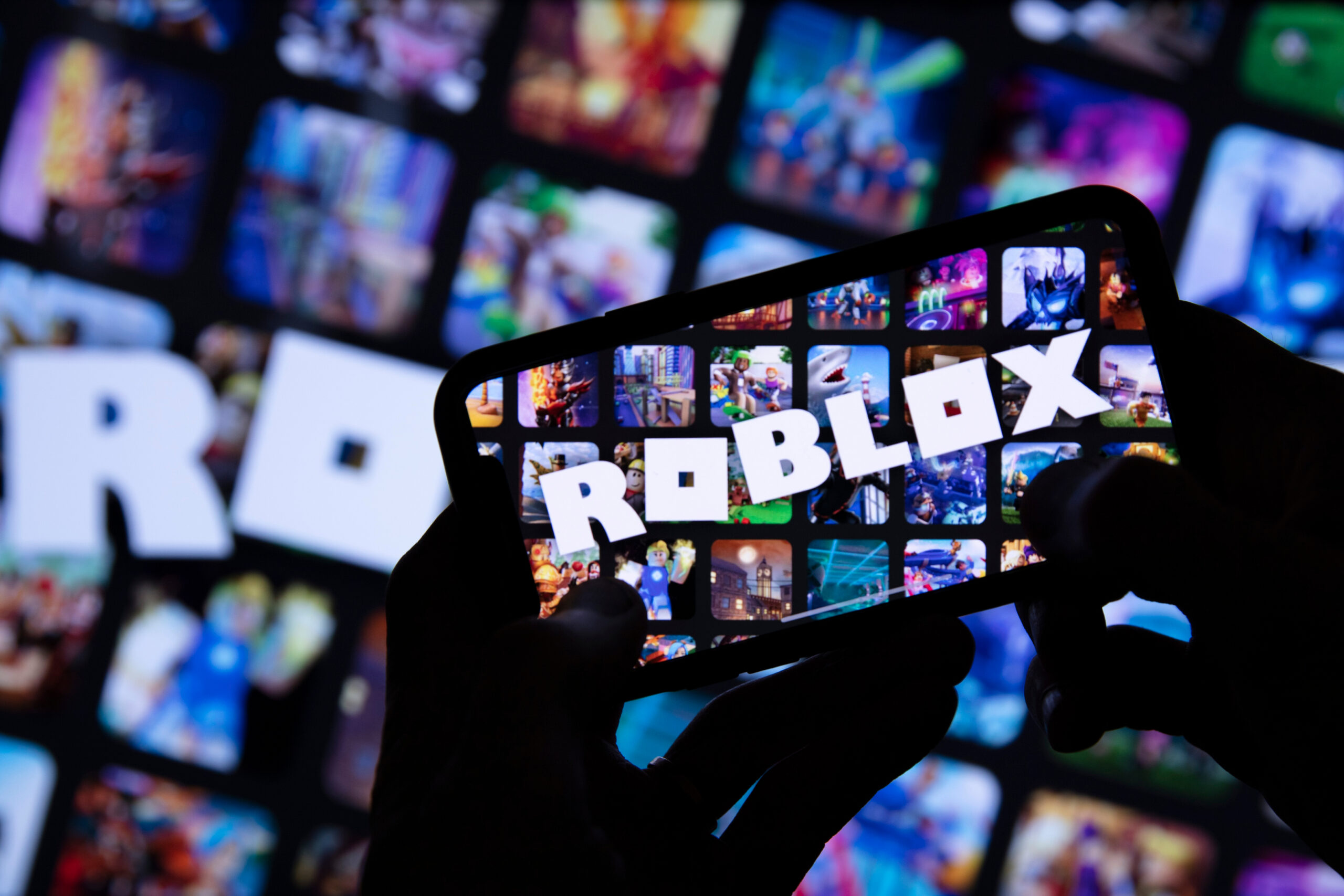 Arkansas Sues Roblox, Discord Over Child Exploitation Claims