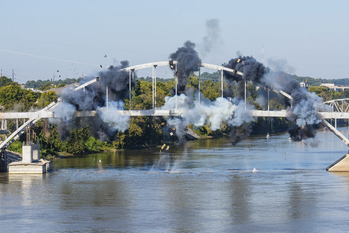 When the Broadway Bridge Refused to Budge